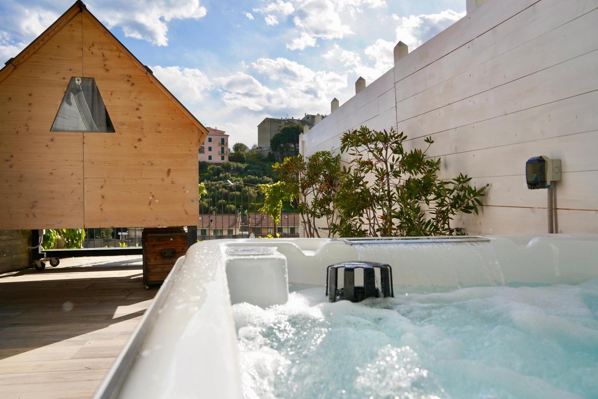 Starsbox Jacuzzi Privata E Piscina Vista Mare Hotell Celle Ligure Exteriör bild